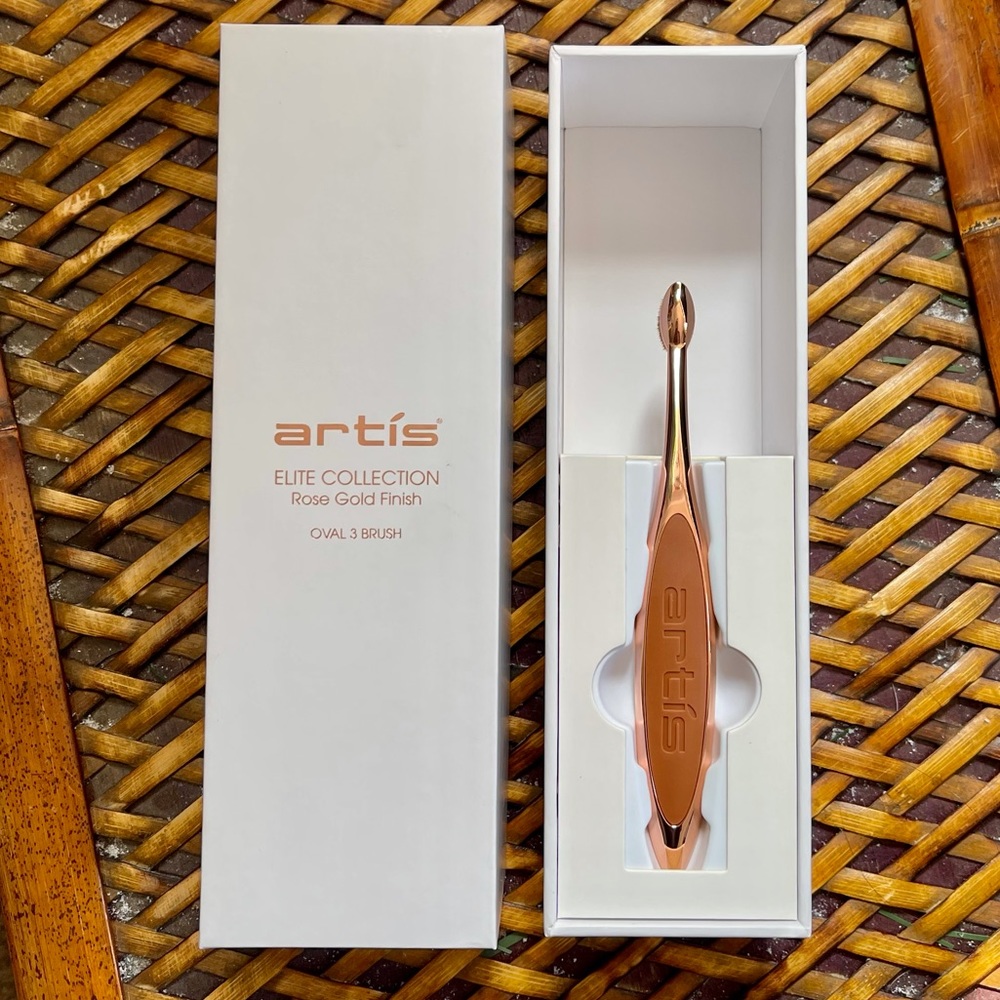 Artis Elite Oval 3 Rose Gold Finish Make Up Brush